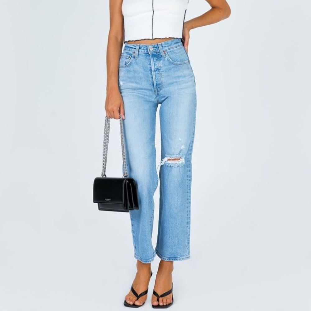 Levi’s Ribcage Straight Leg Jeans size 24